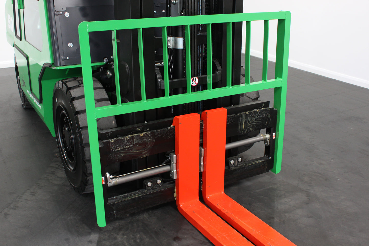 giraffe GBL50 Premium Plus Advanced Pedestrian Safety | Full Cab Lithium Electric Counterbalance  | 4-Wheel Forklift