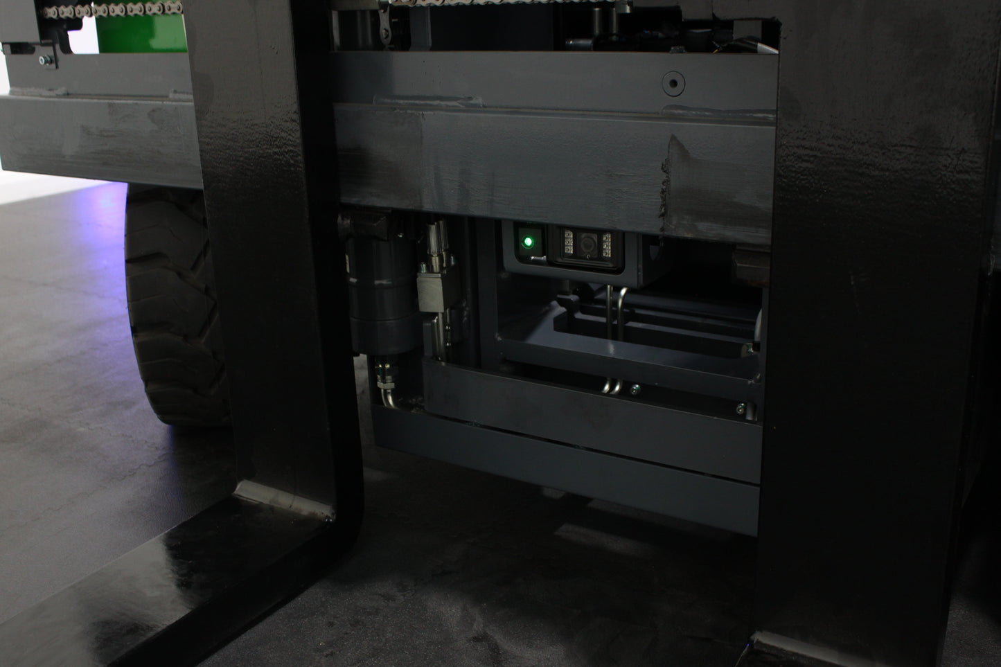 Mima mqk40 multi-directional electric forklift full cab