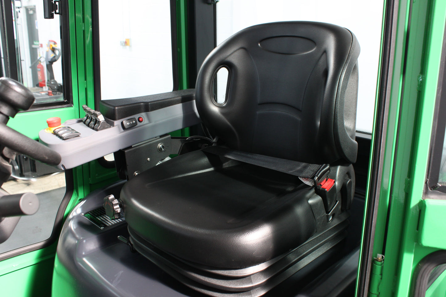 giraffe GBL40 Premium Plus Advanced Pedestrian Safety | Full Cab Lithium Electric Counterbalance  | 4-Wheel Forklift