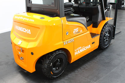 Hangcha XE425T 2.5T | Semi Cab Lithium Counterbalance | 4-Wheel Forklift