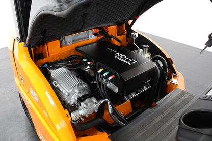 Hangcha XE425T 2.5T | Semi Cab Lithium Counterbalance | 4-Wheel Forklift