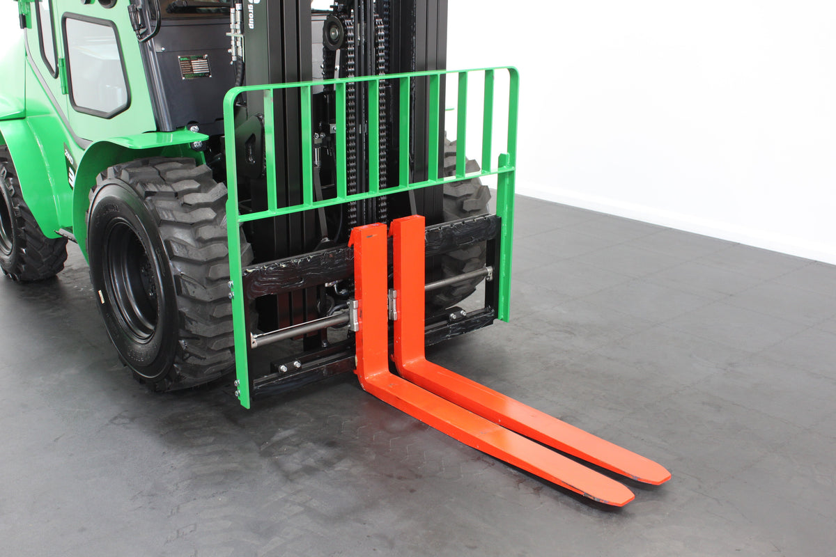 giraffe CPCD35-2WD - Full cab - Rough terrain forklift