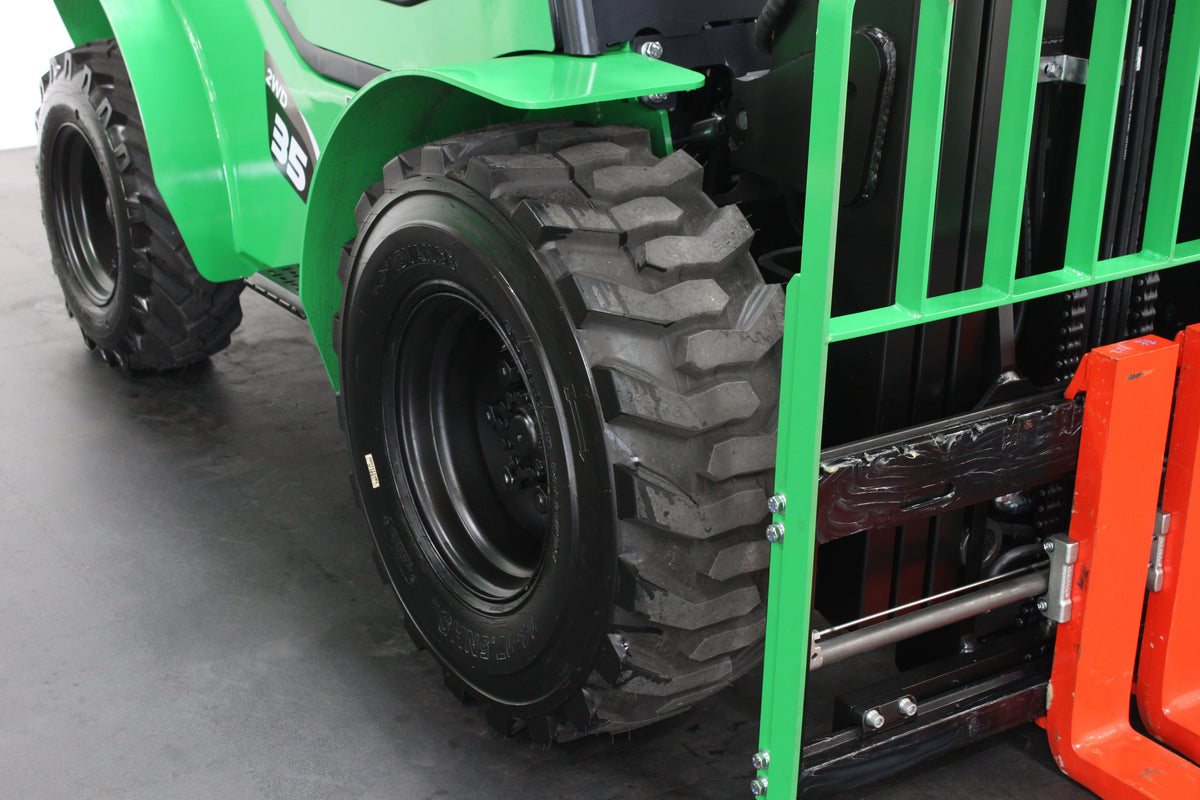 giraffe CPCD35-2WD - Full cab - Rough terrain forklift