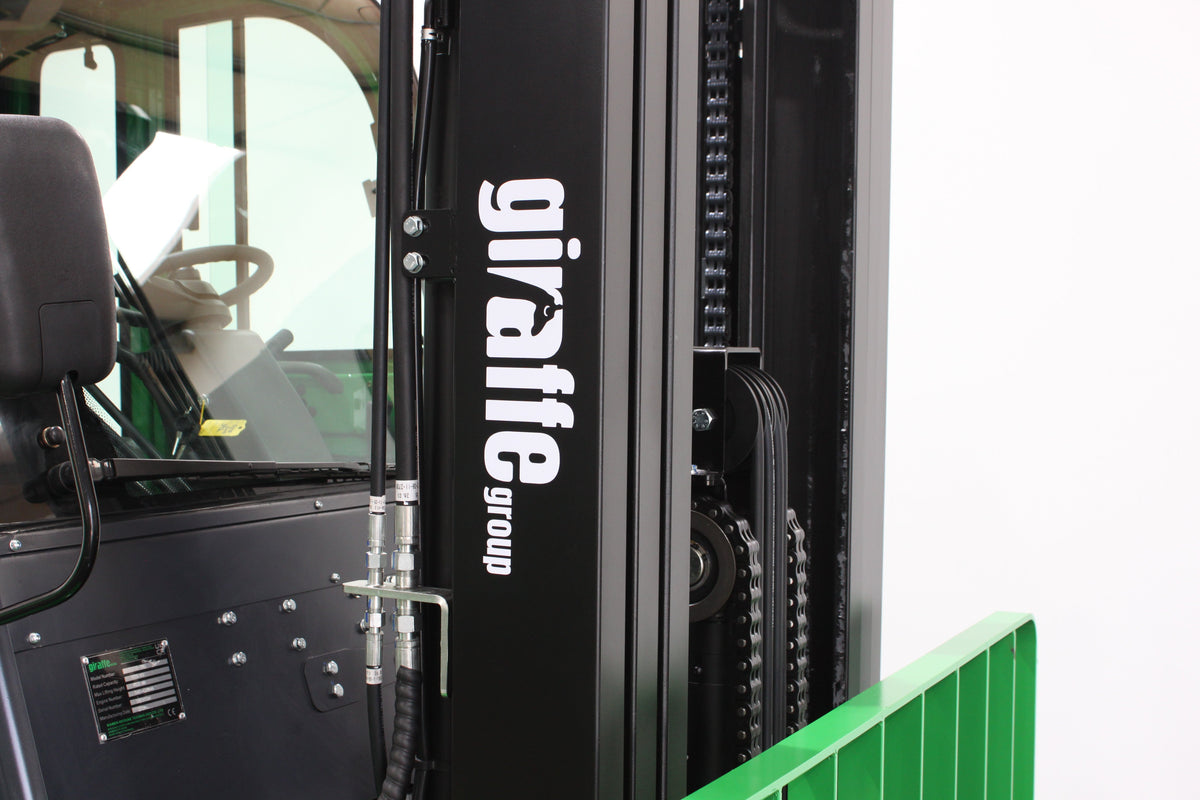 giraffe CPCD35-2WD - Full cab - Rough terrain forklift