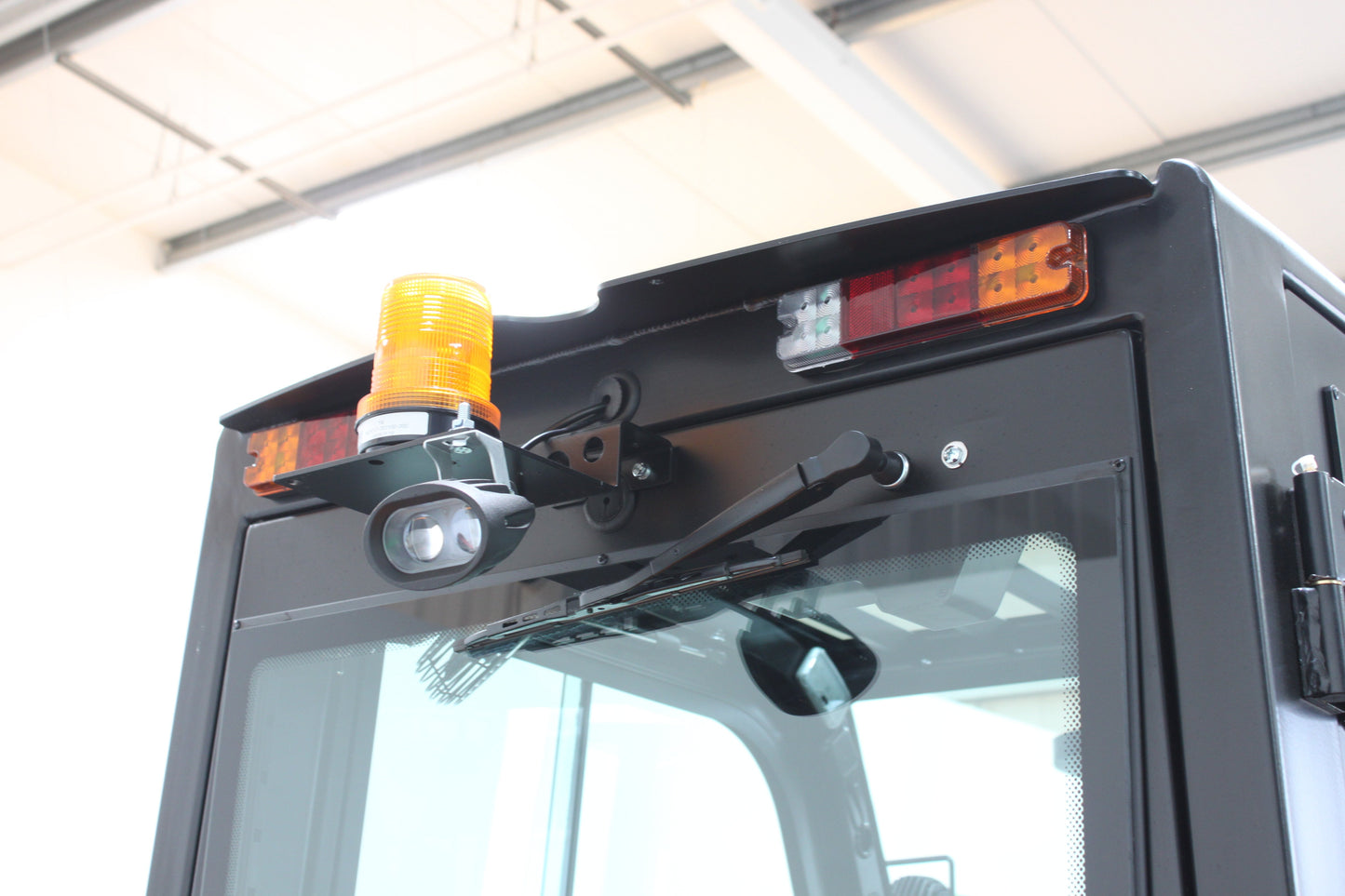 Hangcha XE430T 3.0T | Full Cab Lithium Counterbalance | 4-Wheel Forklift
