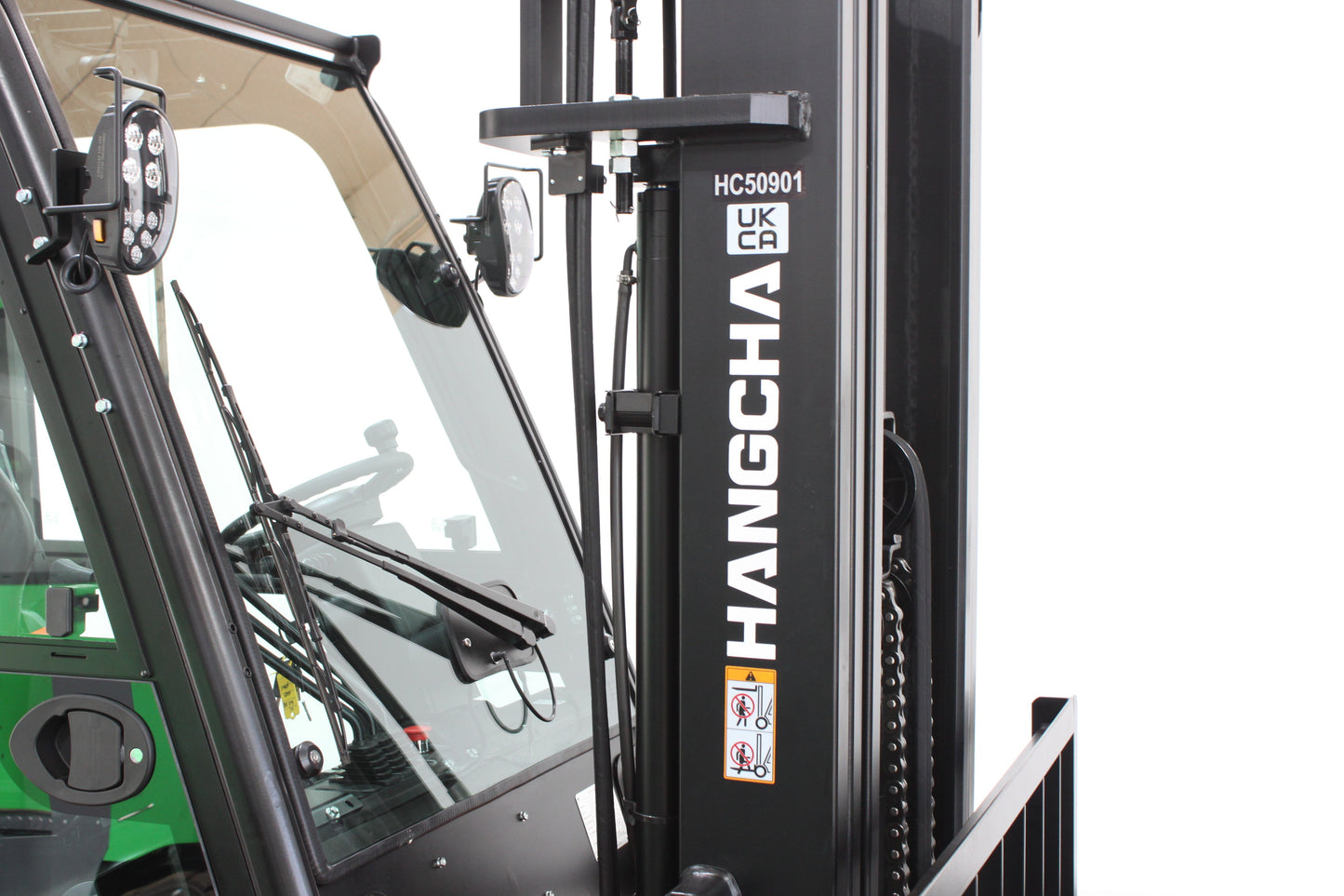 Hangcha XE425T 2.5T | Full Cab Lithium Counterbalance | 4-Wheel Forklift