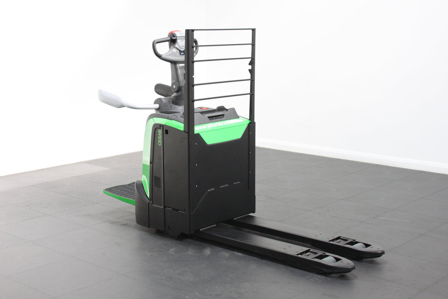 CESAB P320 Powered Pallet Truck with Platform Ride-On