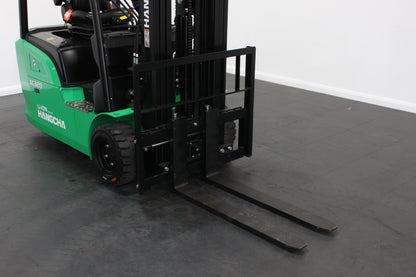 Hangcha XC320 2.0T | Half Cab Lithium Counterbalance | 3-Wheel Forklift
