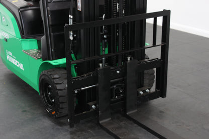 Hangcha XC320 2.0T | Half Cab Lithium Counterbalance | 3-Wheel Forklift
