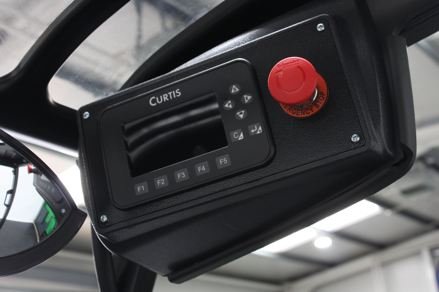 Hangcha XC320 2.0T | Half Cab Lithium Counterbalance | 3-Wheel Forklift