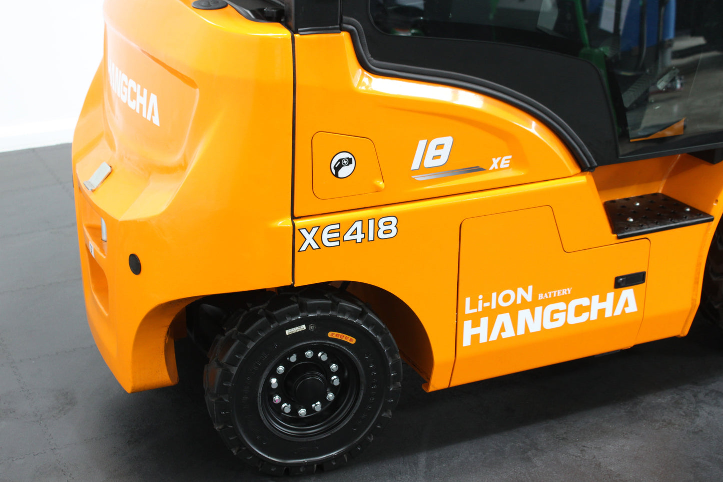 Hangcha XE418 1.8T| Full Cab Lithium Counterbalance | 4-Wheel Forklift