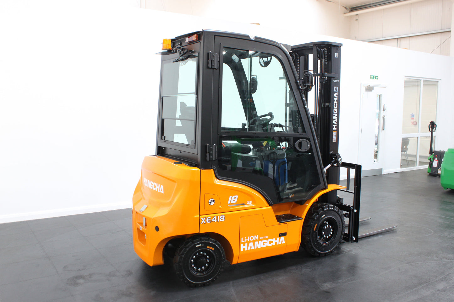 Hangcha XE418 1.8T| Full Cab Lithium Counterbalance | 4-Wheel Forklift