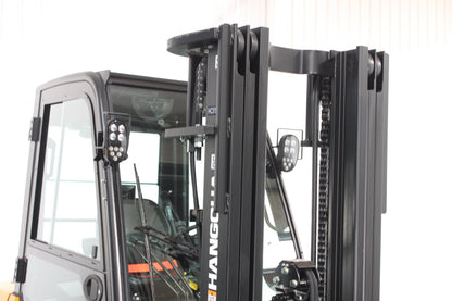 Hangcha XE435T 3.5T | Full Cab Lithium Counterbalance | 4-Wheel Forklift