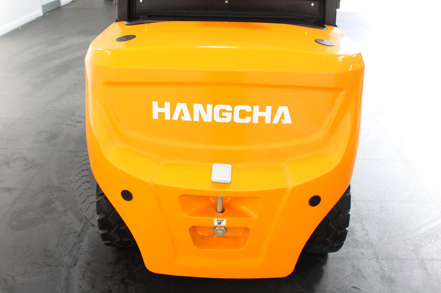 Hangcha XE438 3.8T | Full Cab Lithium Counterbalance | 4-Wheel Forklift