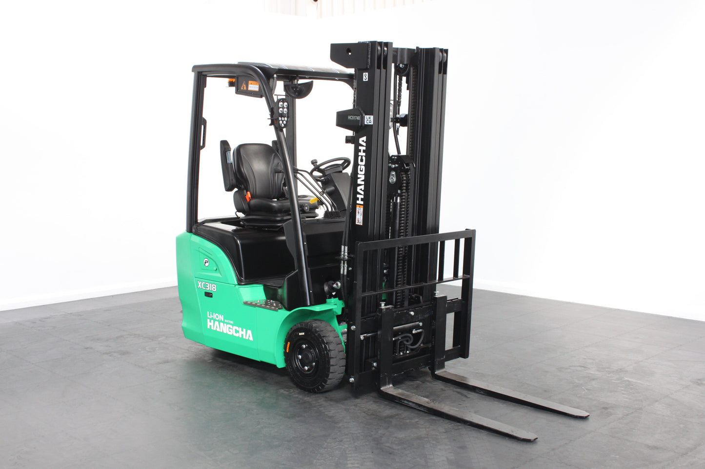 Hangcha XC318 1.8T | Half Cab Lithium Counterbalance | 3-Wheel Forklift
