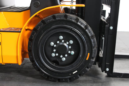 Hangcha XE435T 3.5T | Semi Cab Lithium Counterbalance | 4-Wheel Forklift