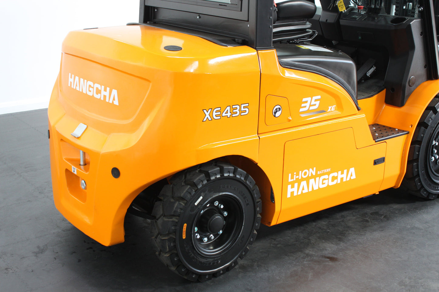 Hangcha XE435T 3.5T | Semi Cab Lithium Counterbalance | 4-Wheel Forklift