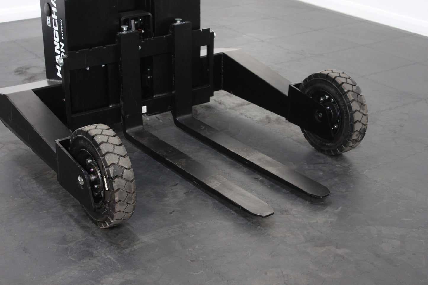 Hangcha RTP15 Rough Terrain Electric Pallet Truck