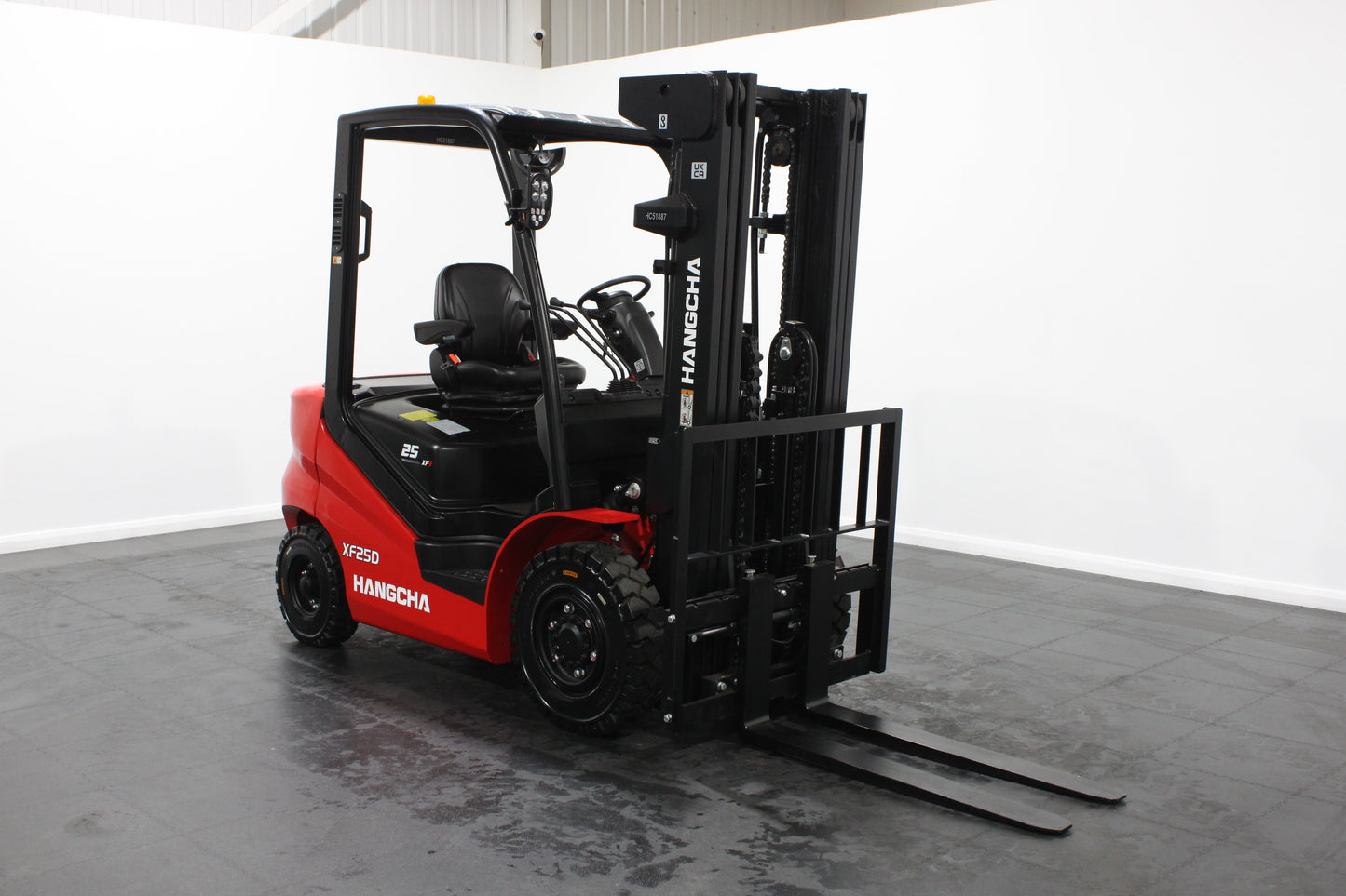 Hangcha XF2-35D 3.5T | Half Cab Diesel Counterbalance | 4-Wheel Forklift