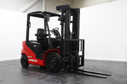 Hangcha XF2-25D 2.5T | Half Cab Diesel Counterbalance | 4-Wheel Forklift