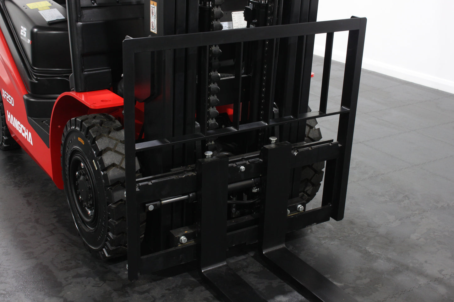 Hangcha XF2-25D 2.5T | Half Cab Diesel Counterbalance | 4-Wheel Forklift