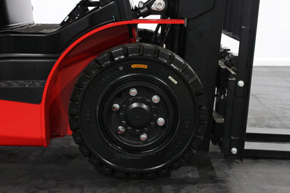 Hangcha XF2-25D 2.5T | Half Cab Diesel Counterbalance | 4-Wheel Forklift