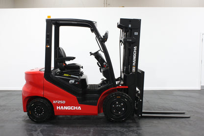 Hangcha XF2-25D 2.5T | Half Cab Diesel Counterbalance | 4-Wheel Forklift