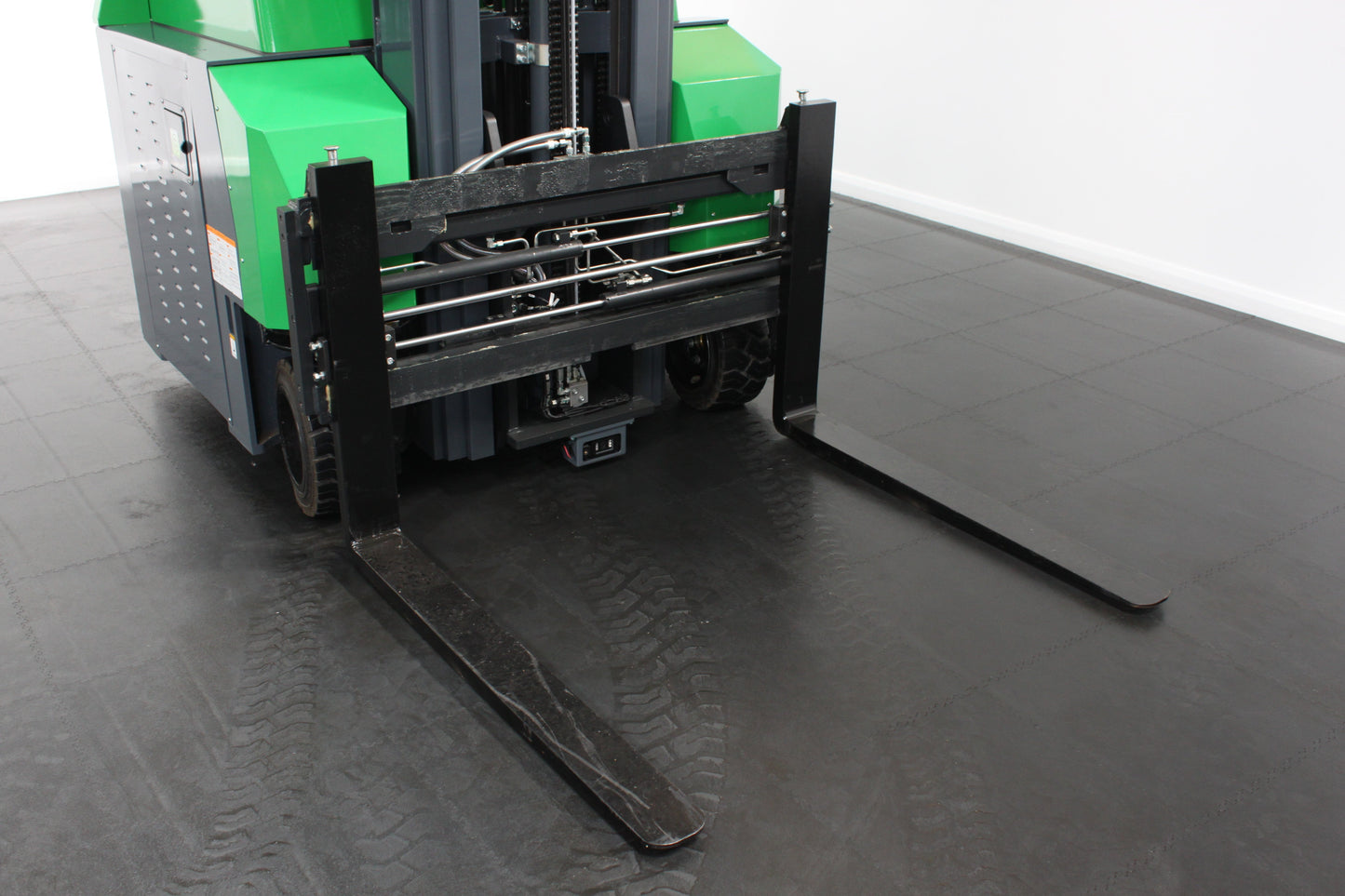 Mima mqk30 - Multidirectional counterbalance forklift