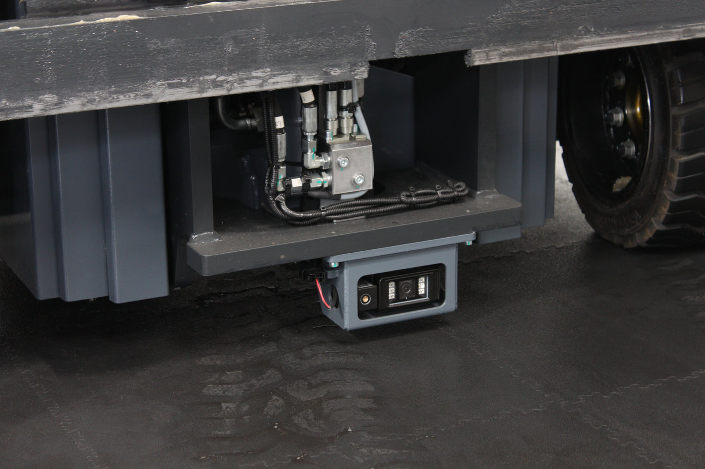 Mima mqk30 - Multidirectional counterbalance forklift