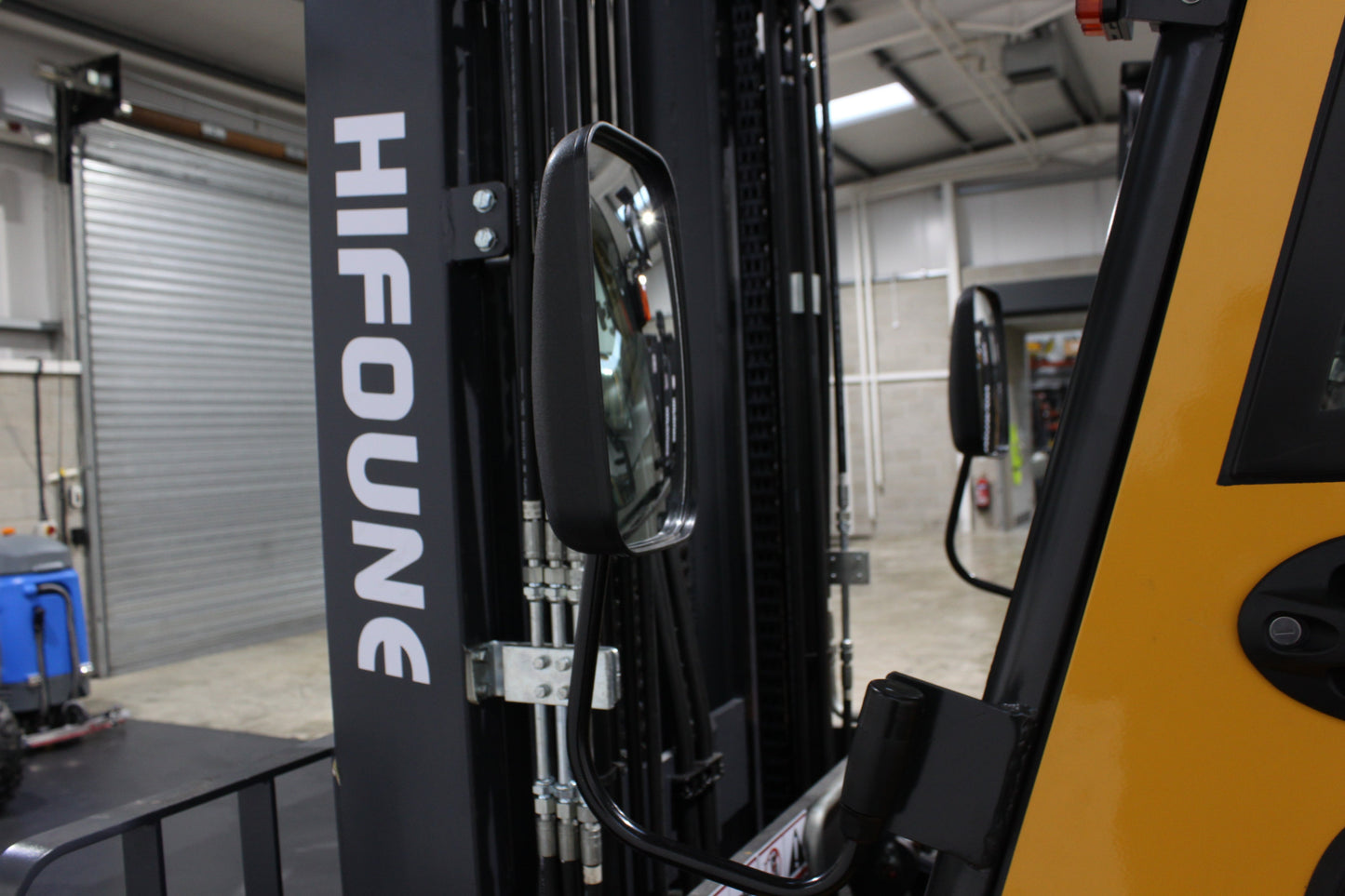 Hifoune CPCD25-2WD - Full cab - Rough terrain forklift