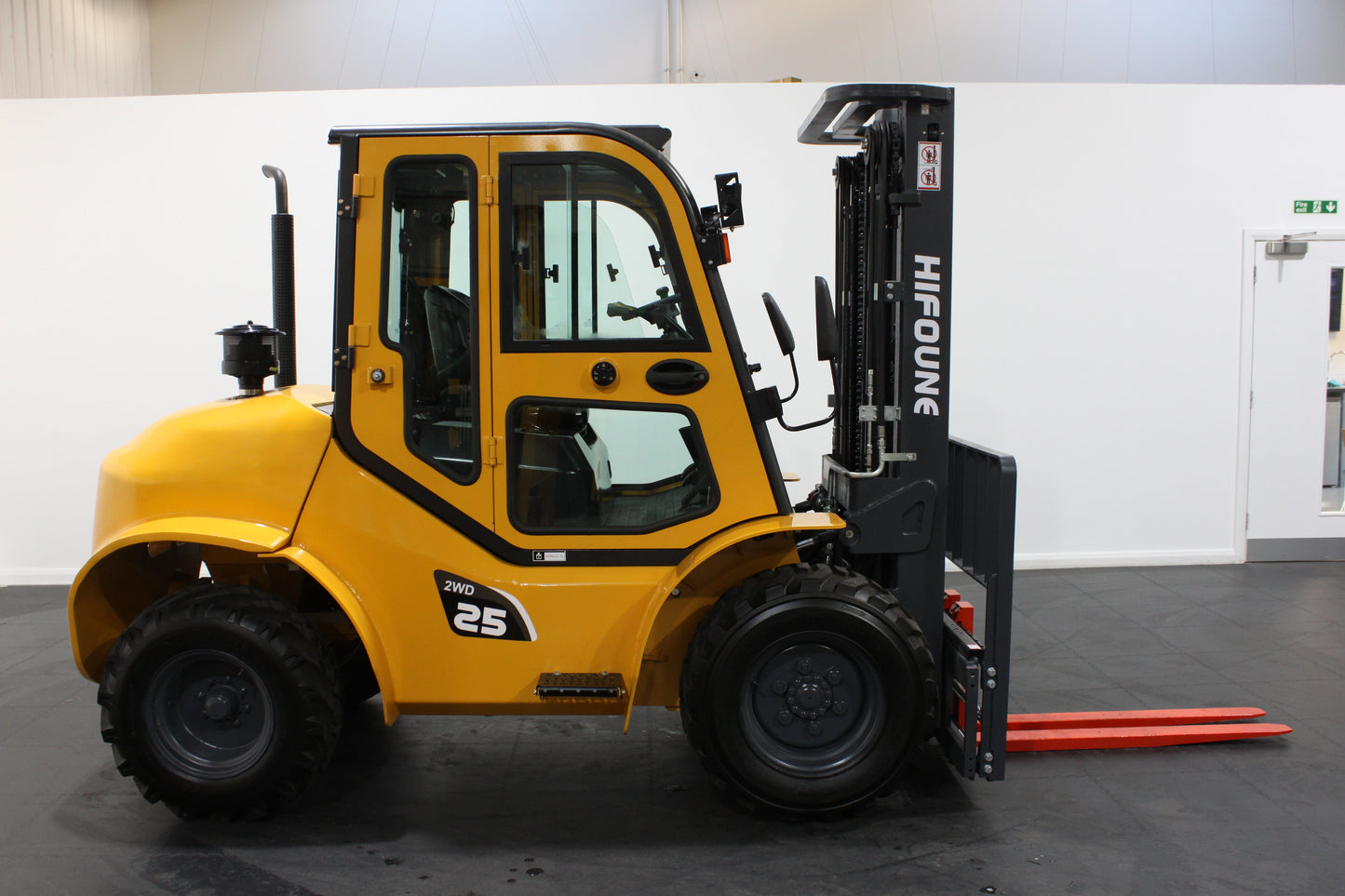 Hifoune CPCD25-2WD - Full cab - Rough terrain forklift