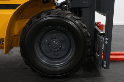 Hifoune CPCD25-2WD - Full cab - Rough terrain forklift