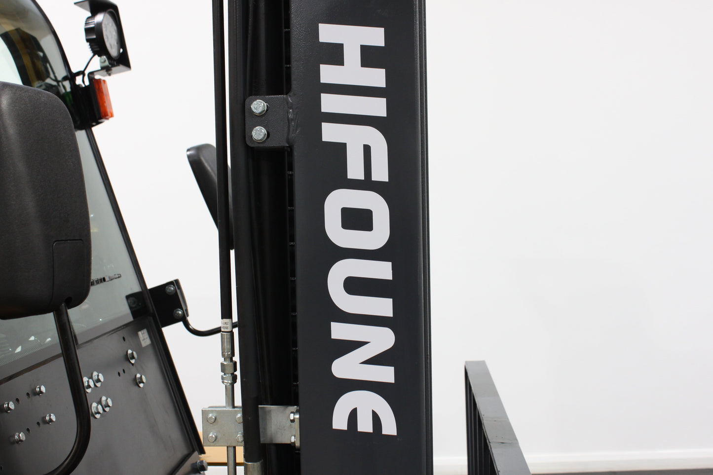 Hifoune CPCD25-2WD - Full cab - Rough terrain forklift
