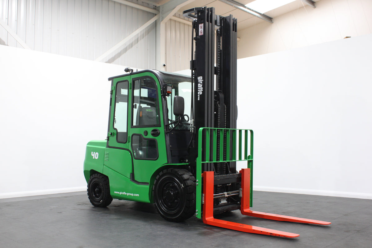 giraffe FD40 Premium | Full Cab Diesel Counterbalance | 6M Triplex 4-Wheel Forklift