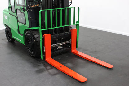 giraffe FD40 Premium | Full Cab Diesel Counterbalance | 6M Triplex 4-Wheel Forklift