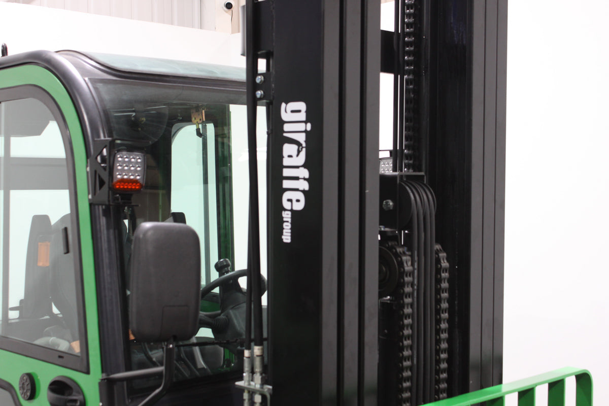 giraffe FD40 Premium | Full Cab Diesel Counterbalance | 6M Triplex 4-Wheel Forklift