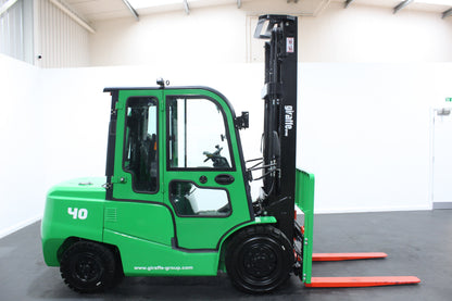 giraffe FD40 Premium | Full Cab Diesel Counterbalance | 6M Triplex 4-Wheel Forklift