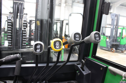 giraffe FD40 Premium | Full Cab Diesel Counterbalance | 6M Triplex 4-Wheel Forklift