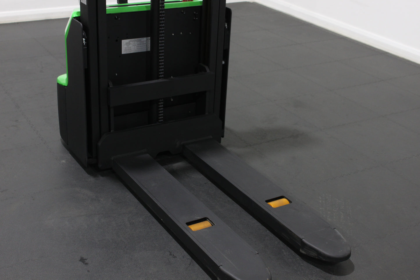 CESAB S010i Lithium Electric Pallet Stacker