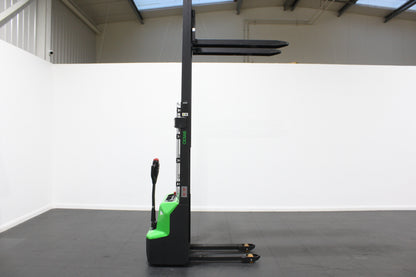 CESAB S010i Lithium Electric Pallet Stacker