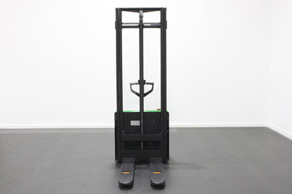 CESAB S010i Lithium Electric Pallet Stacker