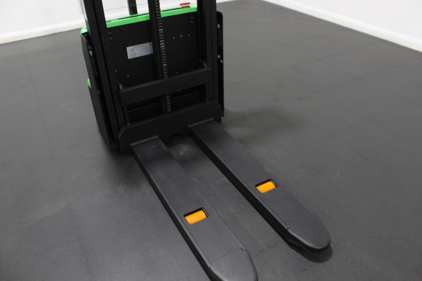 CESAB S010i Lithium Electric Pallet Stacker