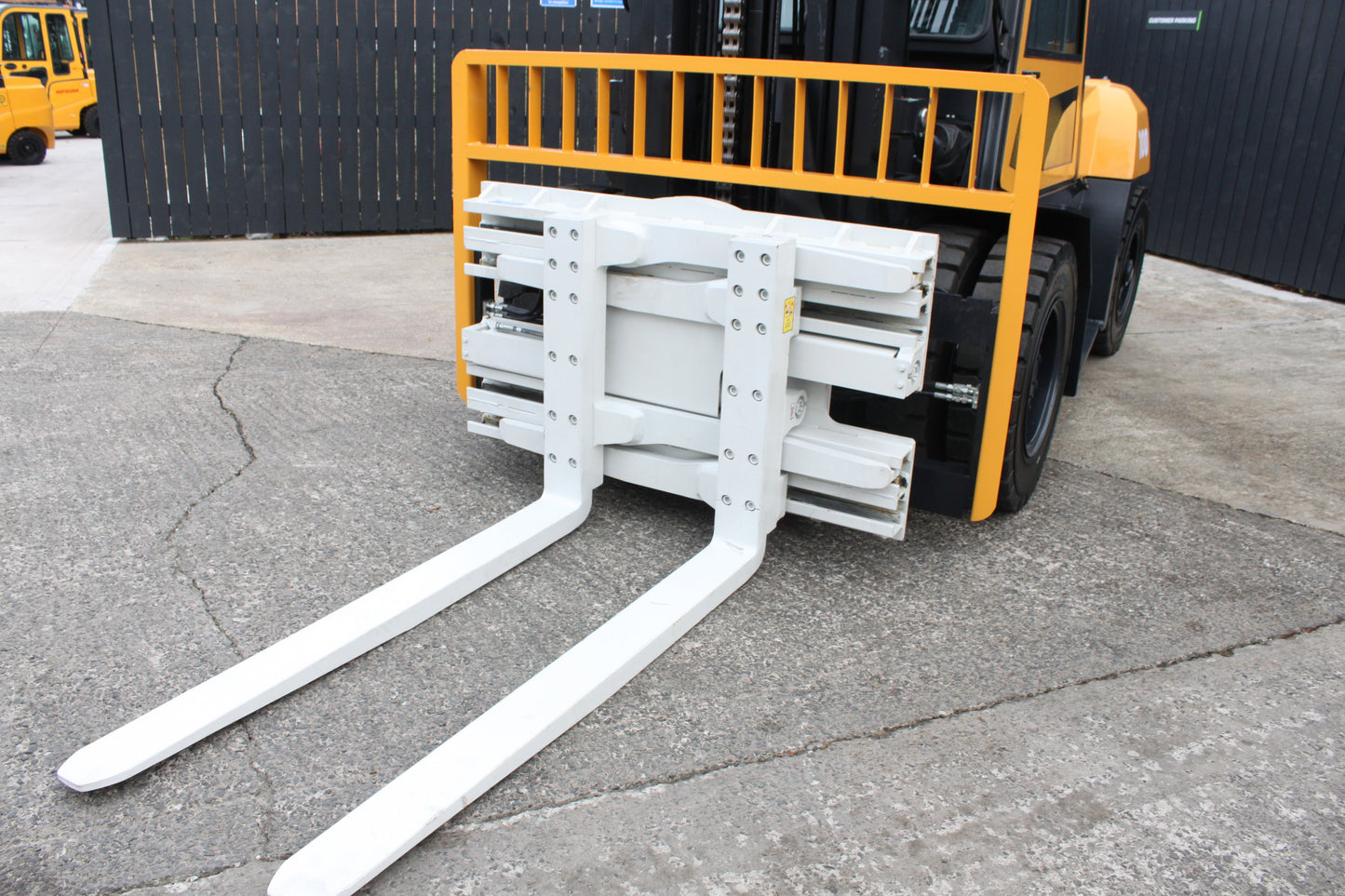 Hifoune FD10T 10T diesel forklift with full cab & rotator clamp | Triplex mast