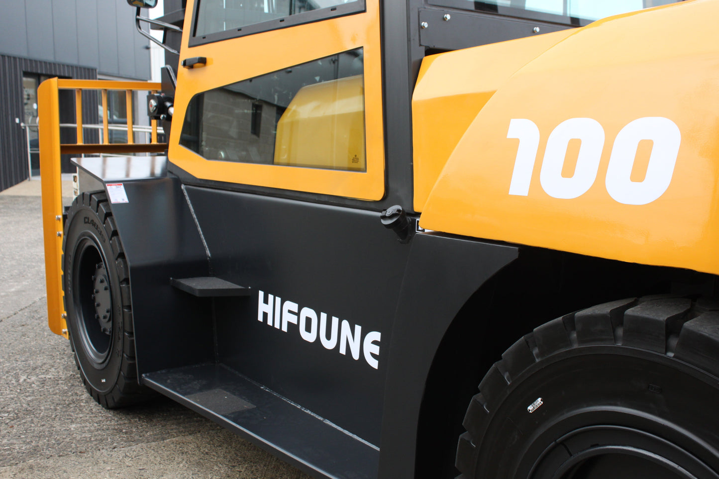 Hifoune FD10T 10T diesel forklift with full cab & rotator clamp | Triplex mast