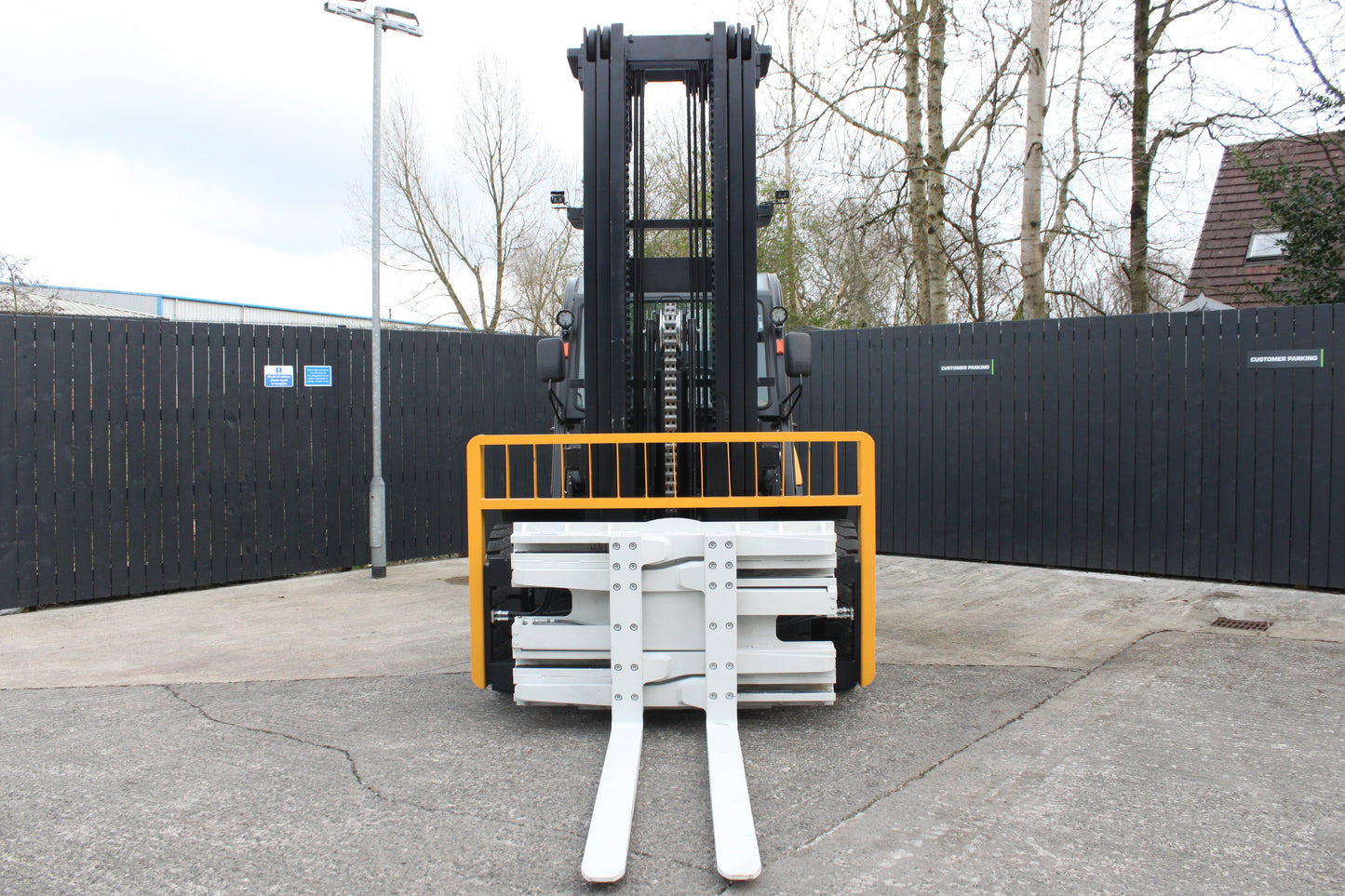 Hifoune FD10T 10T diesel forklift with full cab & rotator clamp | Triplex mast