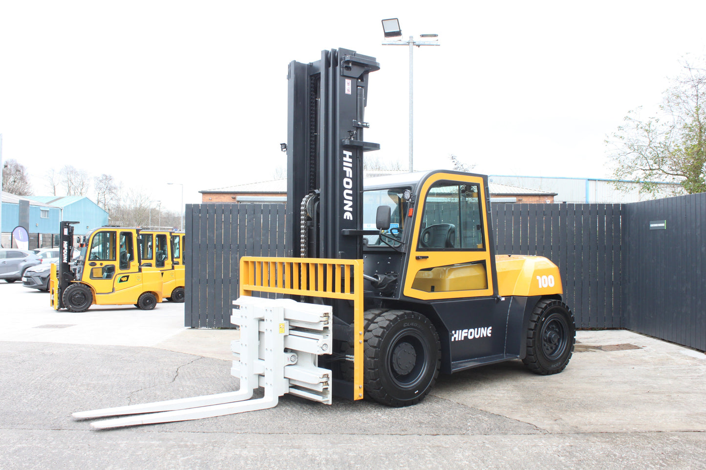 Hifoune FD10T 10T diesel forklift with full cab & rotator clamp | Triplex mast