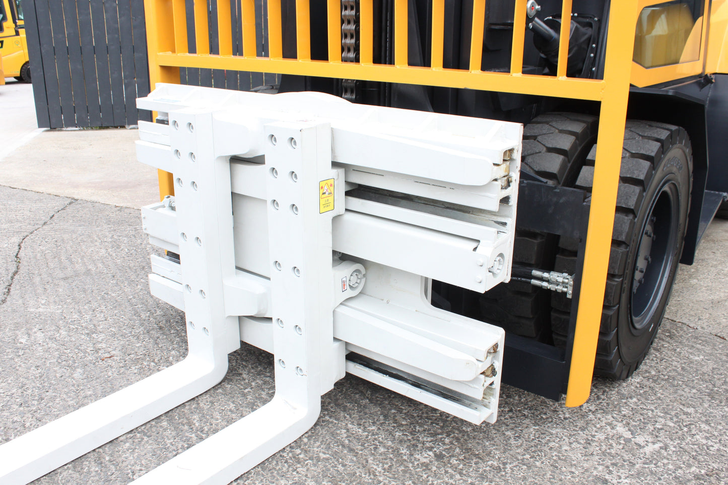 Hifoune FD10T 10T diesel forklift with full cab & rotator clamp | Triplex mast