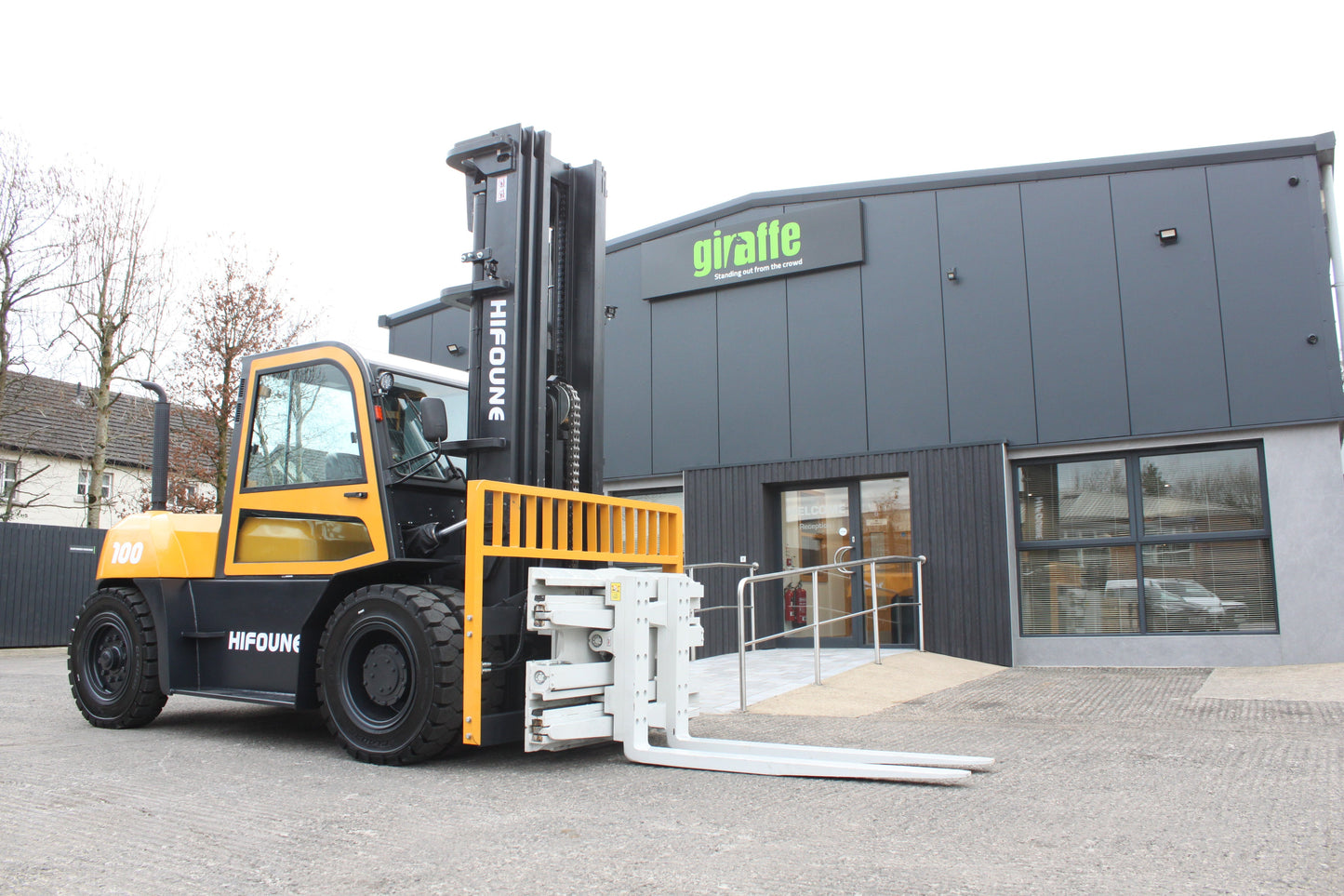 Hifoune FD10T 10T diesel forklift with full cab & rotator clamp | Triplex mast