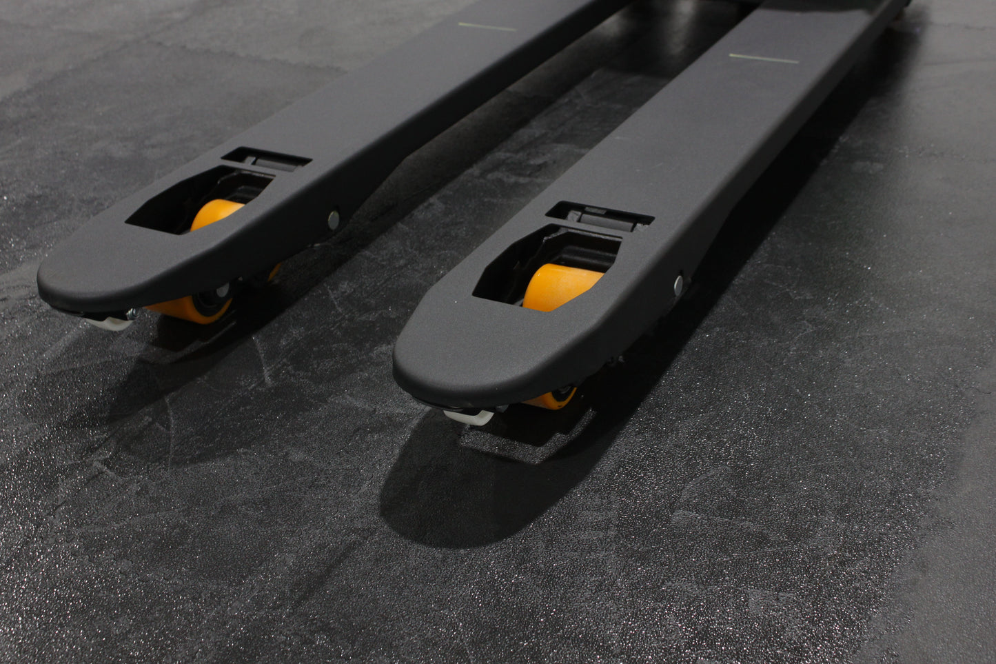 CESAB P013i 1.3T Lithium Ion Powered Pallet Truck