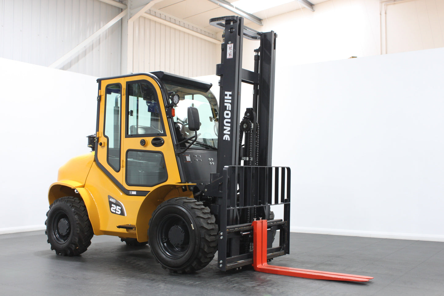Hifoune CPCD25-4WD - Full cab - Rough terrain forklift